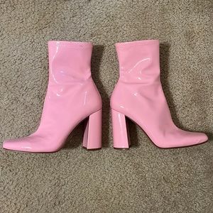 Steve Madden Pink Patent leather Lynden booties